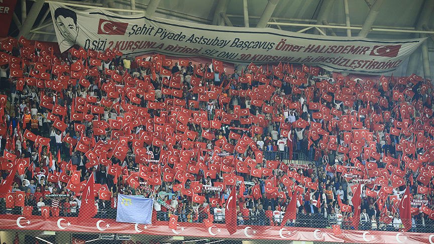 Turkish fans at Turkey-Ukraine Worldcup qualification. HT 1:2 