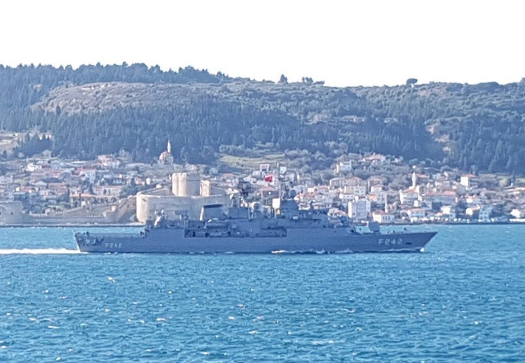 Turkish Navy Yavuz class MEKO200 frigate, TCG Fatih F242 transits ...