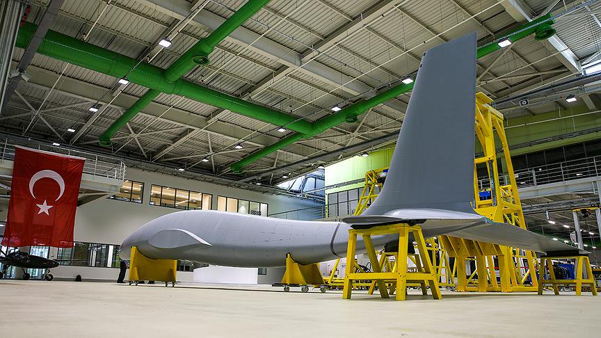 Turkish drone manufacturer Baykar Company's production line and new photos of the new UAV.   