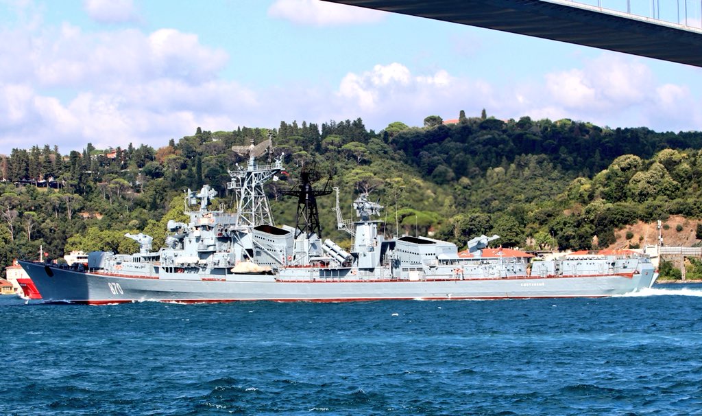 Russian Navy Project61, built in Nikolayev North,  BSF Kashin class guided missile destroyer or large anti-submarine ship, Smetlivy returned from 123days Mediterranean deployment and transited Bosphorus. 870 entered the Black Sea 13:30Z   