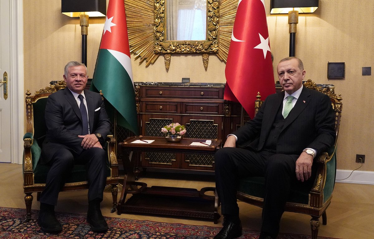 King Abdullah II holds talks with President of Turkey Recep Tayyip Erdoğan on bilateral ties and means to bolster them, as well as enhancing economic and investment cooperation