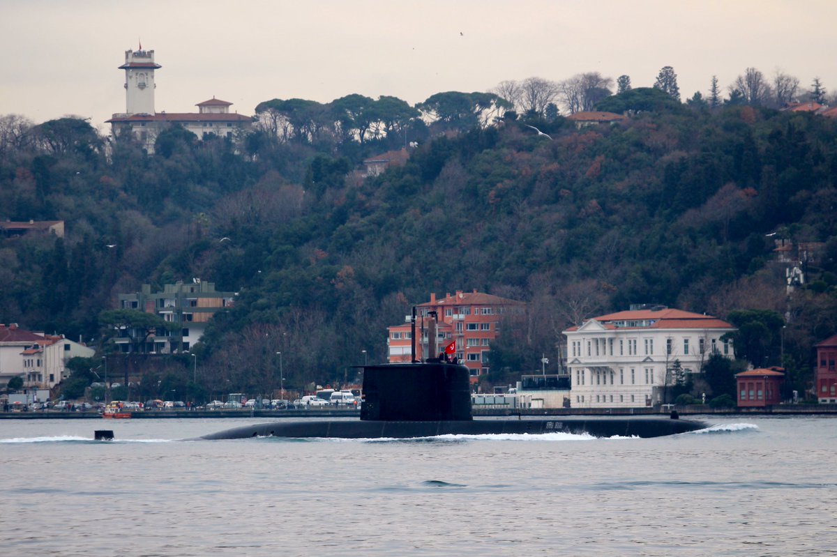 Turkish Navy type 209/1400 Preveze class submarine, likely TCG Anafartalar, transited Bosphorus towards Marmara