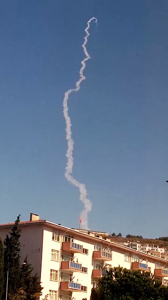 Türkiye/Sinop'tan gelen görüntü.   Bugün S-400 Hava Savunma Sistemi test edilecekti.  Muhtemelen test sonrası çekilen görüntüler