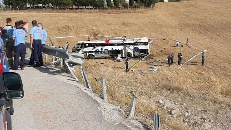 Turkey: At least 15 dead and 18 injured are reported after a passenger bus overturned on Saturday. The bus got out of control and overturned on the Balikesir highway as it was heading towards Edremit in western Balikesir province