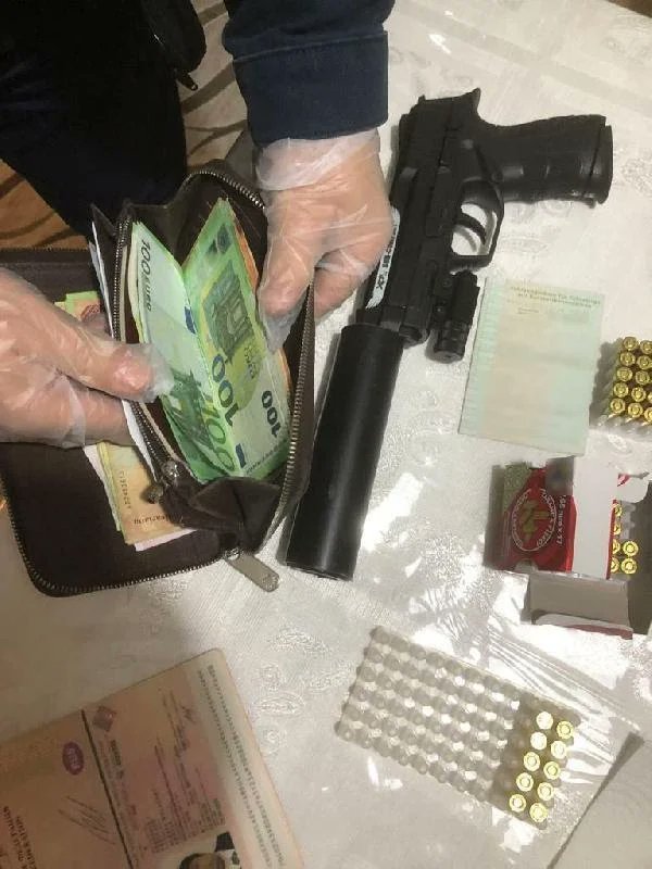 Turkey: Turkish Intelligence (MIT) have arrested 6 alleged Russian spies in Antalya and İstanbul.  3 pistols (note the suppressor and laser sight) including a Tanfoglio Sarsılmaz T95 Compact pattern pistol, at least one Mec-Gar M9 magazine, ammos/money etc. were seized