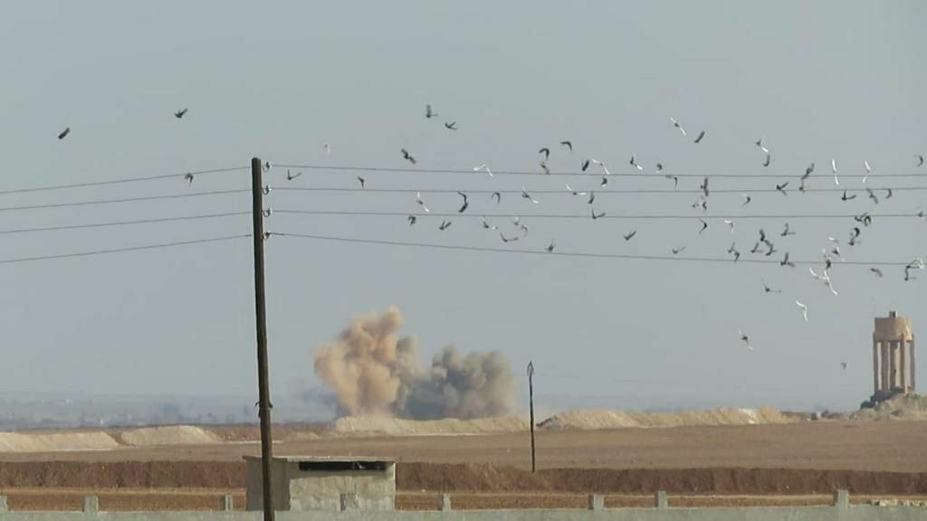 Turkish artillery units hit YPG/PKK positions in the east of Kobane intensively