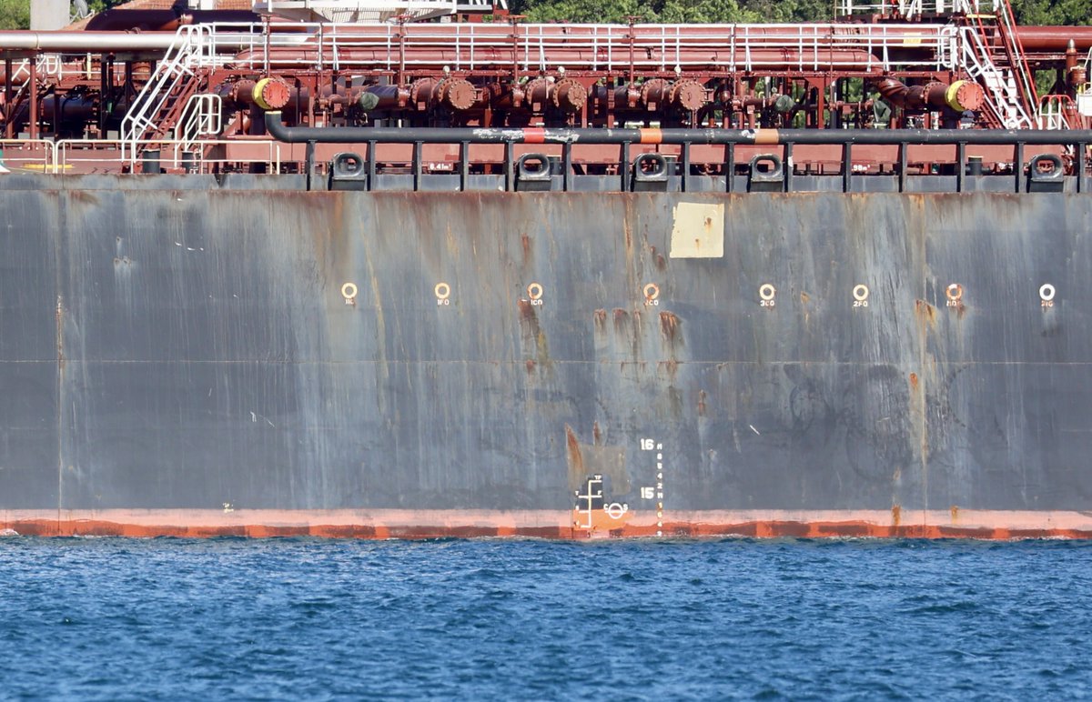 Russian jet fuel, intercepted by @GreenpeaceNorge @ExtinctionR activists & rejected from Exxon Mobil's Slagen oil terminal, finds its way to Istanbul Grand Airport: Asia Gold's Hong Kong flag Aframax LR2 tanker Ust Luga transited Bosphorus towards Black Sea en route to IGA 