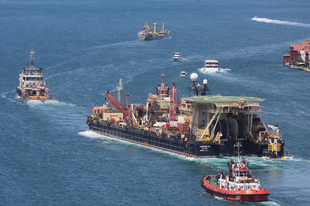 Saipem is progressing its pipelay activities on state-owned Turkish Petroleum's  $3.6 billion Sakarya gas project in the Black Sea. Castoro 10 lay barge was towed thru Bosphorus en route to offshore Filyos