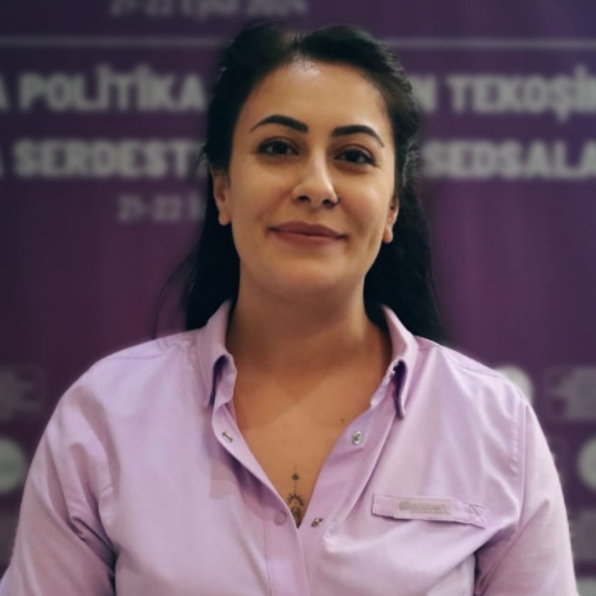 Politie valt Koerdische organisaties en culturele centra binnen in Diyarbakir, waarbij 28 mensen worden gearresteerd, waaronder Rojda Yıldız, de redacteur van de feministische publicatie Jineology Magazine. De arrestanten werden overgebracht naar de afdeling terrorismebestrijding van Diyarbakır