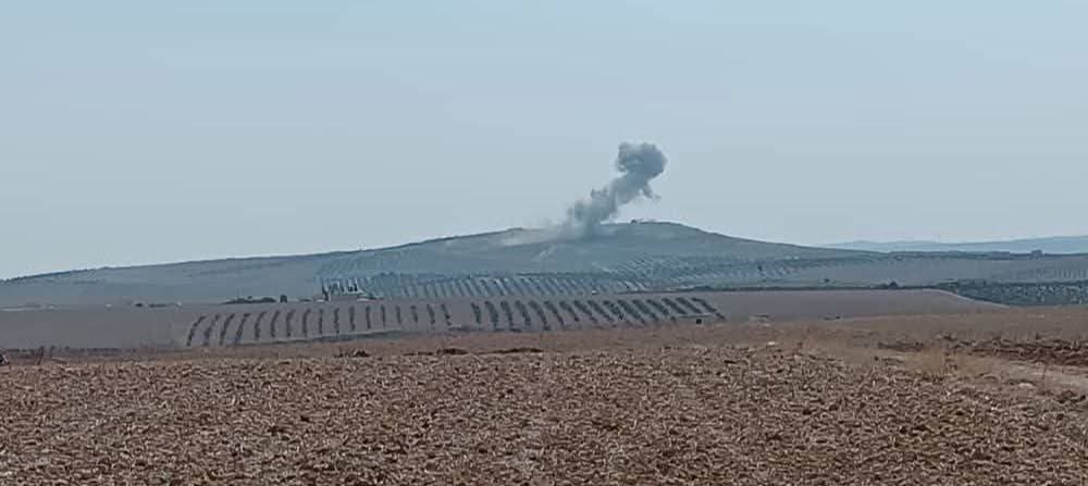 Une frappe aérienne de drone turc a visé la milice des FDS dans le village de Saif Ali, à l'est de la ville d'Al-Shuyukh, au sud-ouest de la ville d'Ayn al-Arab/Kobani.