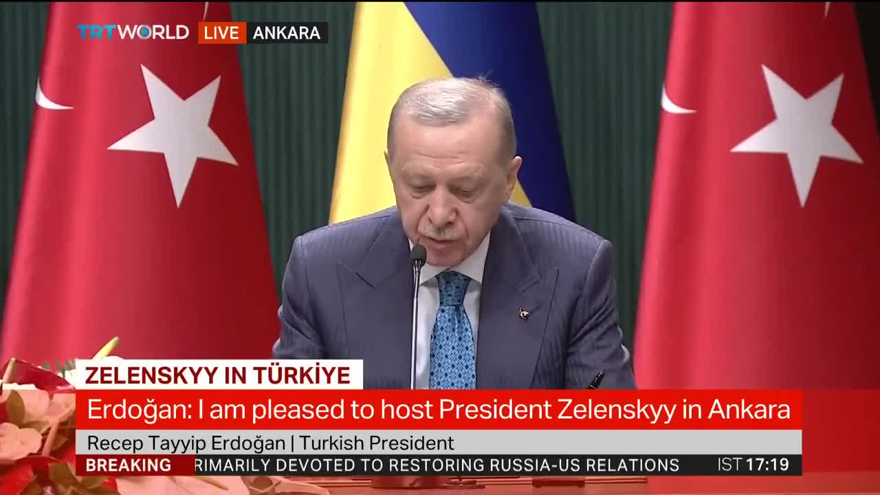 Le président turc Erdogan :  Nous avons toujours plaidé pour l'établissement d'une paix négociée entre la Russie et l'Ukraine. Grâce à nos correspondances diplomatiques entre les parties, nous avons réalisé l'accord sur le corridor céréalier de la mer Noire. Ces dernières années, nous avons rencontré les représentants de la Russie et de l'Ukraine à différents niveaux. M. Trump a également déclaré que la guerre devrait se terminer par le dialogue. Quant aux probables pourparlers de paix qui auront lieu entre les États-Unis, la Russie et l'Ukraine, je pense que la Turquie sera un hôte très approprié pour de tels pourparlers.