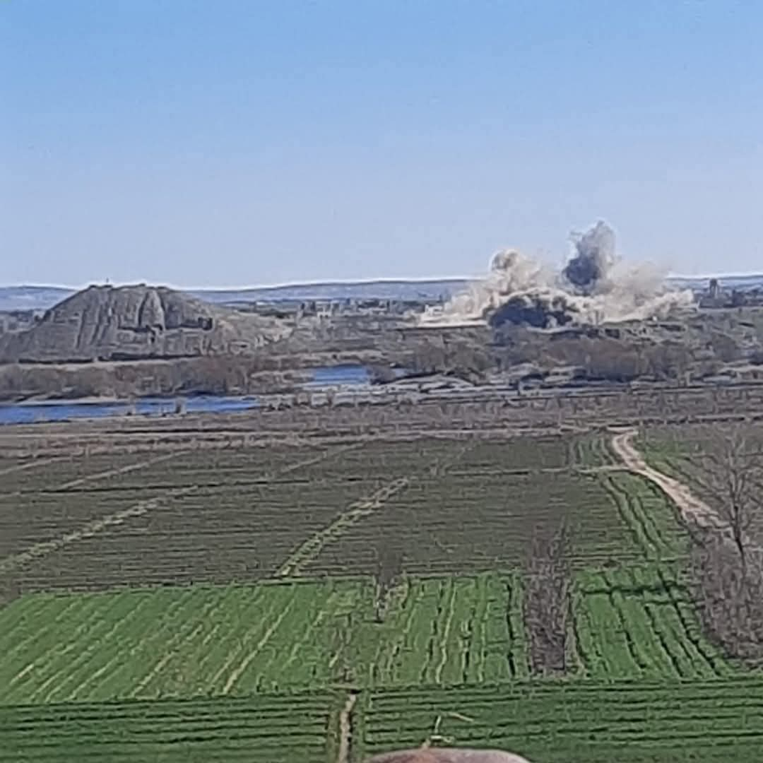 Aviões de guerra turcos atacam alvos das SDF na linha Sarrin a oeste de Kobane