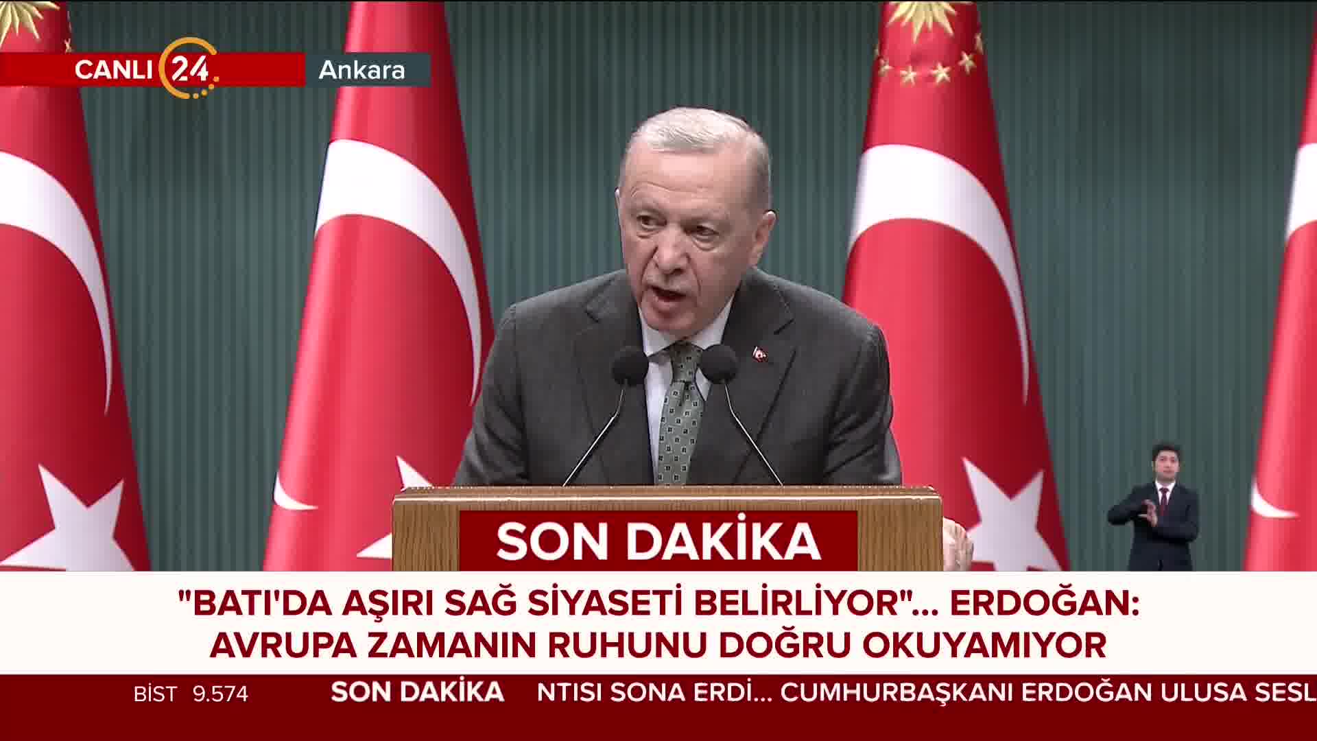 Erdogan sagt, nur die Türkei könne die Europäische Union aus den Schwierigkeiten retten, in die sie durch den Ukraine-Krieg geraten sei. Ankara könne die europäische Verteidigung wieder in Ordnung bringen und die alternde Bevölkerung des Kontinents wiederbeleben. „Das könnte nur mit Ankaras EU-Mitgliedschaft geschehen.