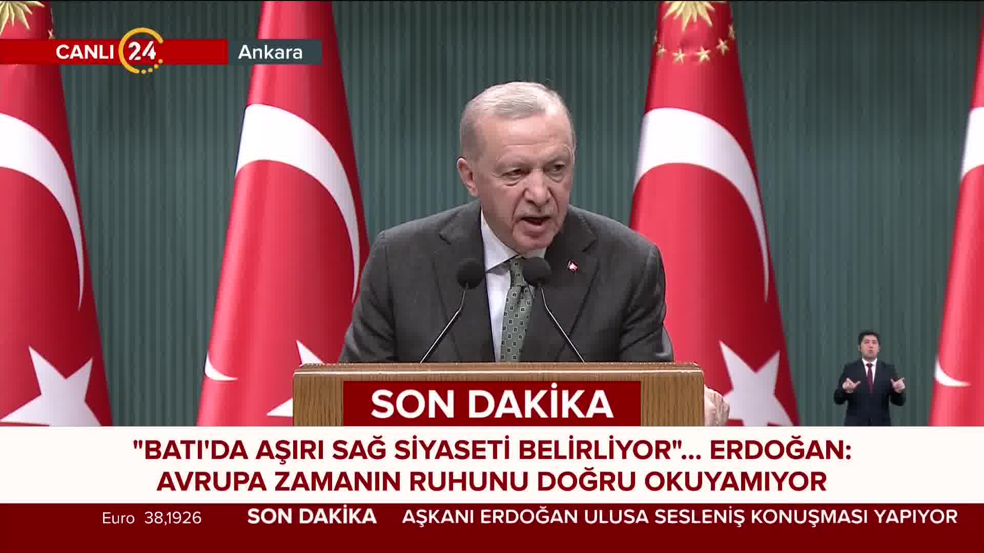 Erdogan sagt, nur die Türkei könne die Europäische Union aus den Schwierigkeiten retten, in die sie durch den Ukraine-Krieg geraten sei. Ankara könne die europäische Verteidigung wieder in Ordnung bringen und die alternde Bevölkerung des Kontinents wiederbeleben. „Das könnte nur mit Ankaras EU-Mitgliedschaft geschehen.