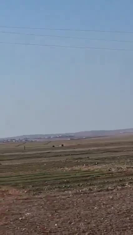 Artillerie-eenheden van de Turkse strijdkrachten vallen SDF-doelen aan in de dorpen Bir Haso, Tine en Sinai in het zuiden van Kobane