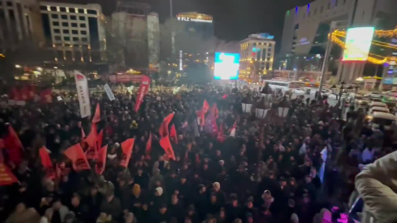 Tausende Menschen im Güvenpark gegen die Inhaftierung von İmamoğlu und Dutzenden anderen: „Heute sind Tausende Menschen im Güvenpark in der Hauptstadt Ankara.