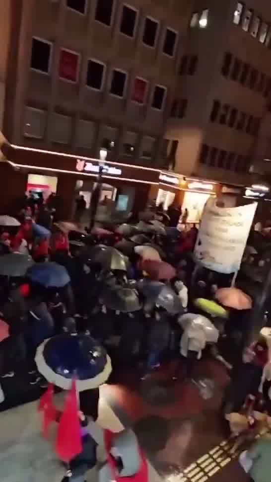 Trabzon: March continues in the Square with slogans The day will come when the tide will turn, AKP will be held accountable to the people