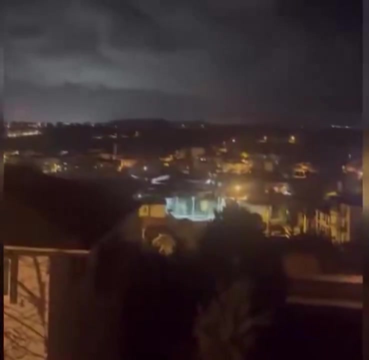 Turkish police launched a planned anti-ISIS operation near Elmalık Village, Yalova early this morning. Suspects opened fire, triggering a gun battle. 7 police officers wounded; all are stable. Special Forces reinforcements deployed; clashes still continue