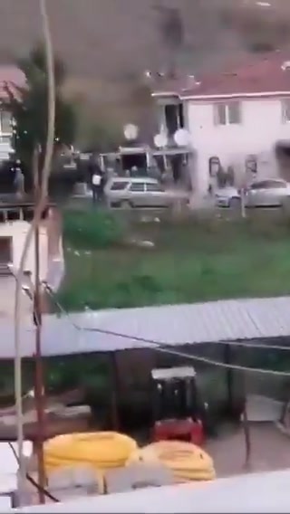 The anti-ISIS operation in Yalova, Turkey, has entered its seventh hour. ISIS militants have been squeezed into a house, in Elmalı village