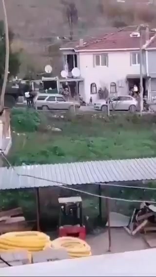 The anti-ISIS operation in Yalova, Turkey, has entered its seventh hour. ISIS militants have been squeezed into a house, in Elmalı village