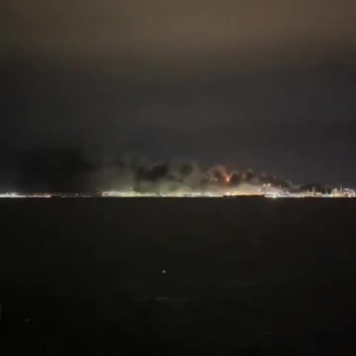 An explosion occurred at the TÜPRAŞ İzmit Refinery. Numerous teams have been dispatched to the scene.