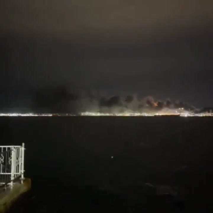 An explosion occurred at the TÜPRAŞ İzmit Refinery. Numerous teams have been dispatched to the scene.