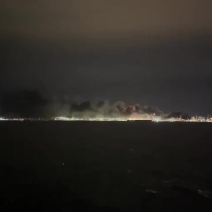 An explosion occurred at the TÜPRAŞ İzmit Refinery. Numerous teams have been dispatched to the scene.