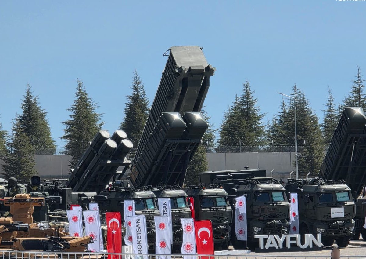 Turkey’s hypersonic ballistic missile Tayfun 4, on the right, is being handed to the Turkish military today among many other systems. The range is expected to be more than 1500km